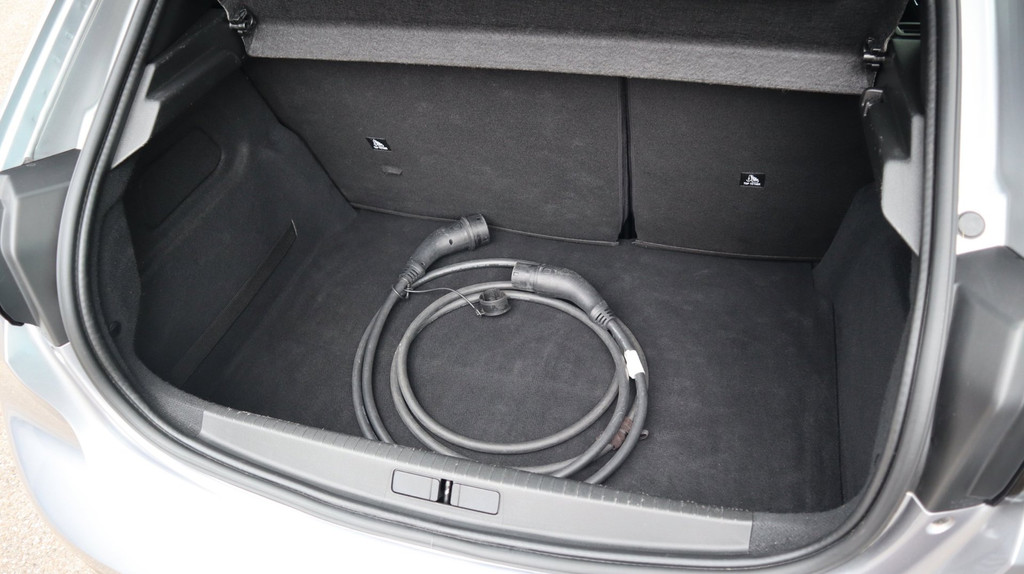 Peugeot e-208 (R804BF) met abonnement