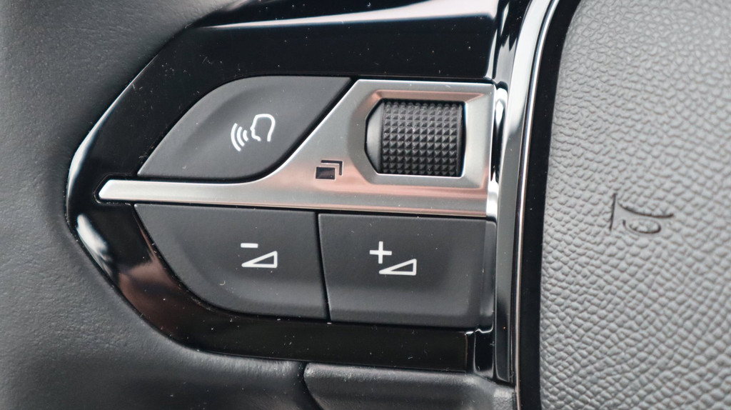 Peugeot e-208 (R804BF) met abonnement