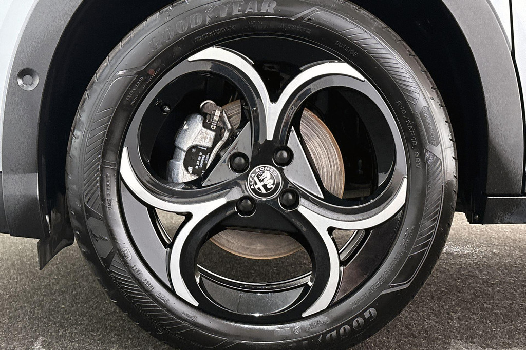Alfa Romeo Junior (HRH55H) met abonnement