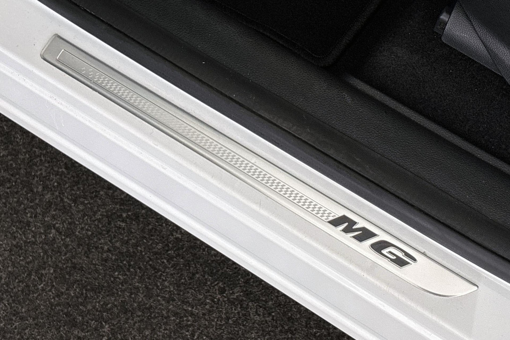 MG EHS (P212NB) met abonnement
