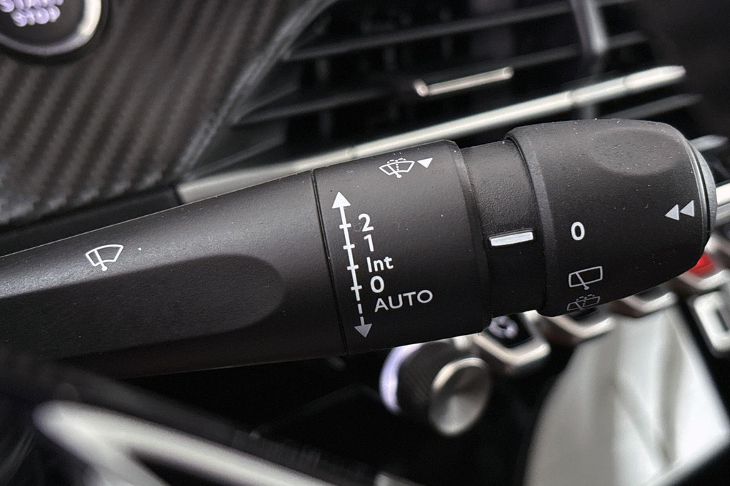 Peugeot e-2008 (T945FJ) met abonnement
