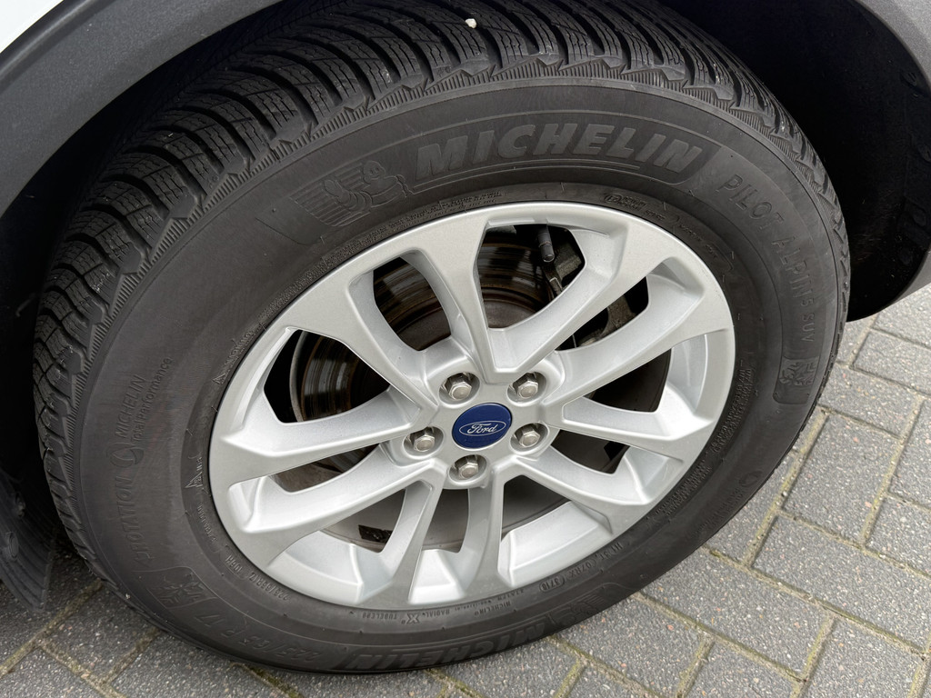 Ford Kuga (L029HP) met abonnement