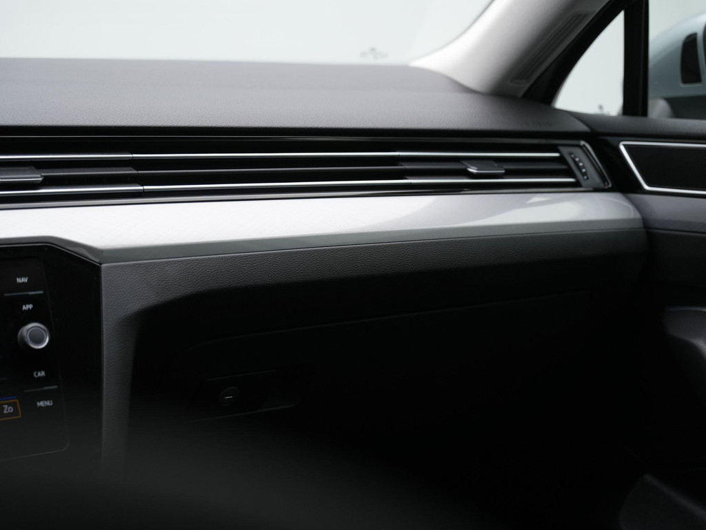 Volkswagen Passat (KJV93V) met abonnement