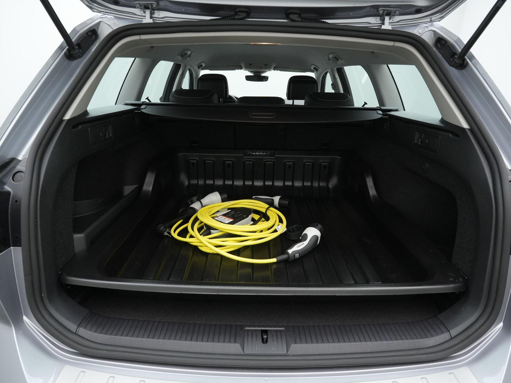 Volkswagen Passat (KJV93V) met abonnement
