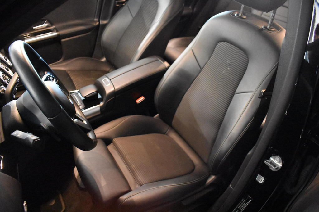 Mercedes-Benz EQA (N072SZ) met abonnement