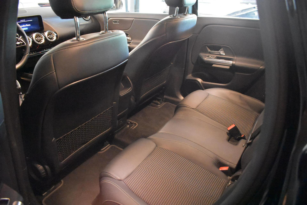 Mercedes-Benz EQA (N072SZ) met abonnement