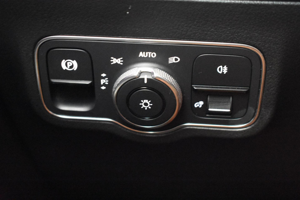 Mercedes-Benz EQA (N072SZ) met abonnement