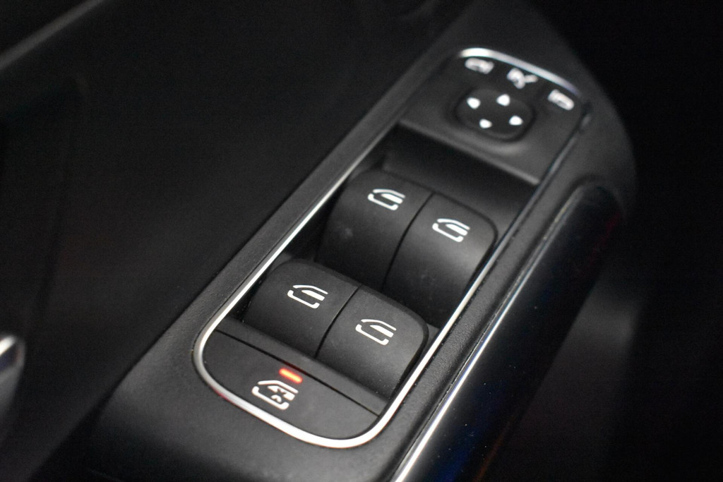 Mercedes-Benz EQA (N072SZ) met abonnement