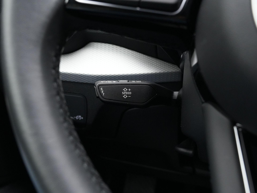 Audi Q2 (HNF64X) met abonnement