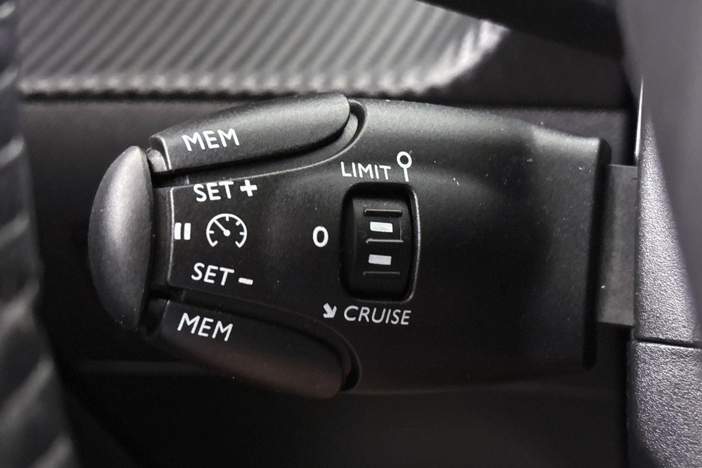 Peugeot 208 (L276JZ) met abonnement