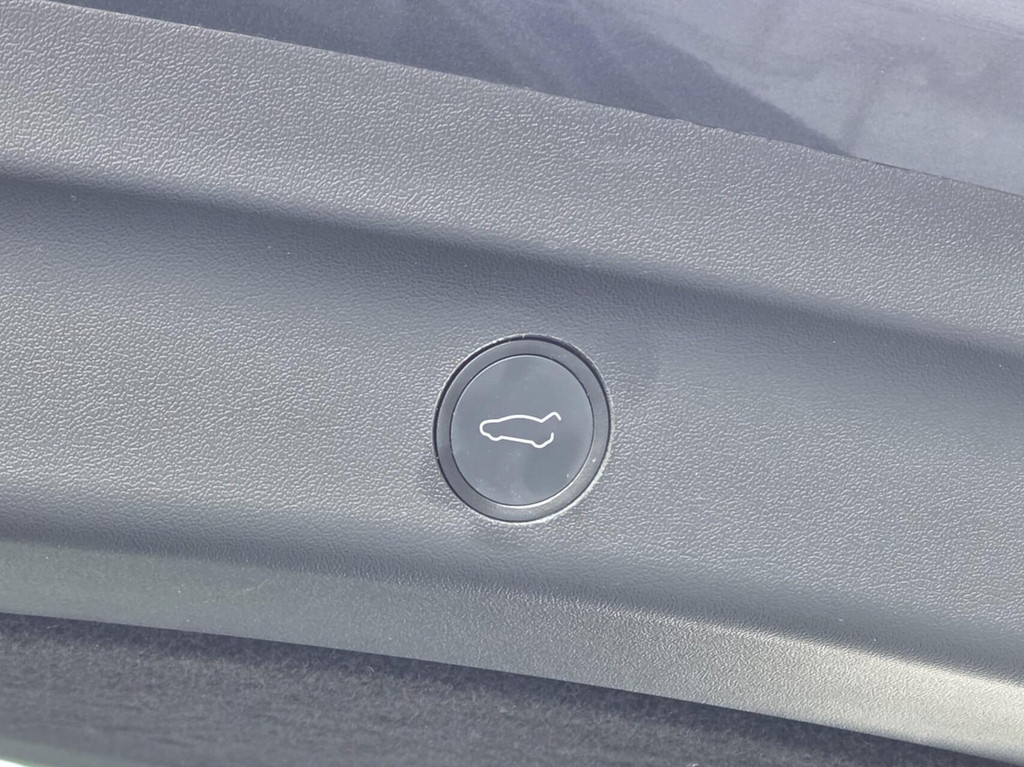 Tesla Model Y (P778GV) met abonnement