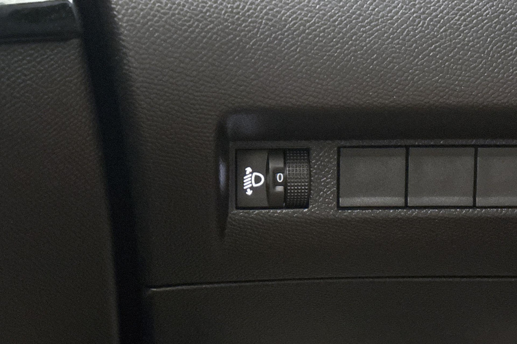 Peugeot 208 (KKV95V) met abonnement