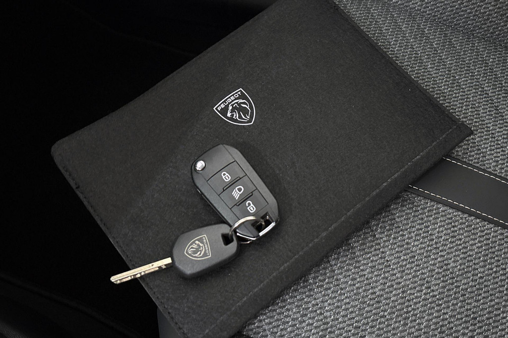 Peugeot 208 (KKV95V) met abonnement