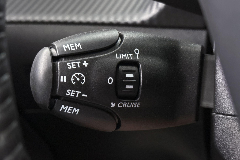 Peugeot 208 (KKV95V) met abonnement