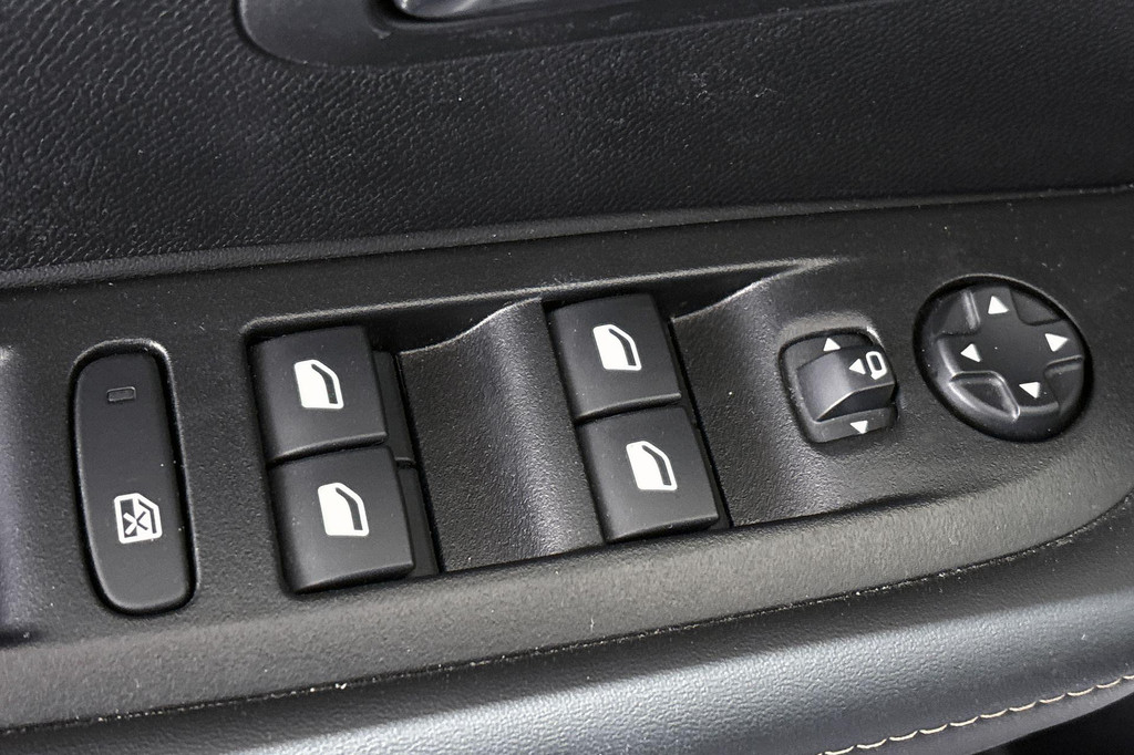 Peugeot 208 (KKV95V) met abonnement