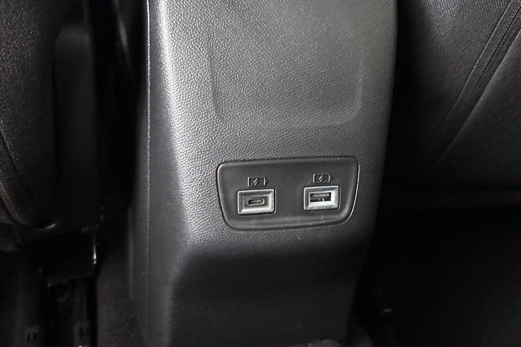 Peugeot 208 (KKV95V) met abonnement