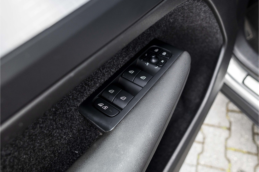 Volvo XC40 (KGV26N) met abonnement