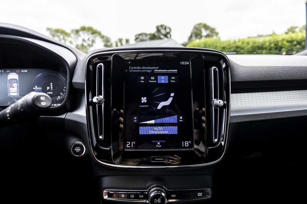 Volvo XC40 (KGV26N) met abonnement