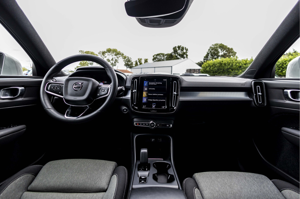 Volvo XC40 (KGV26N) met abonnement
