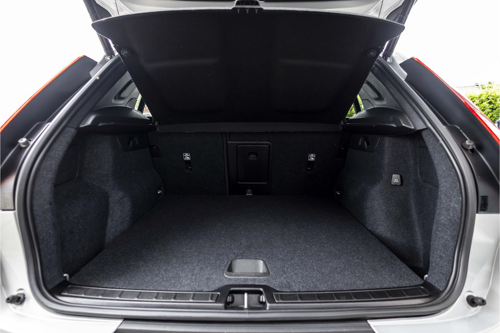 Volvo XC40 (KGV26N) met abonnement