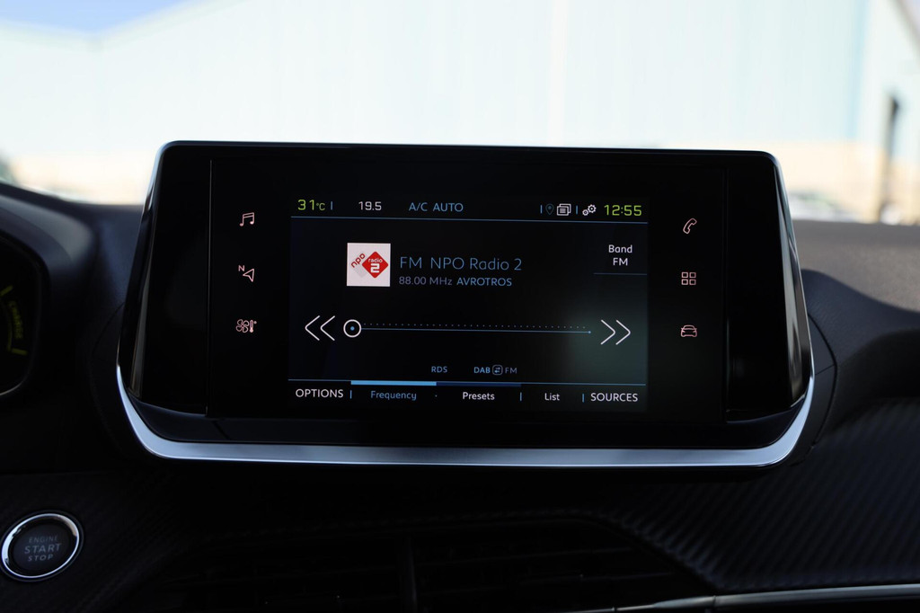 Peugeot e-208 (P355PT) met abonnement