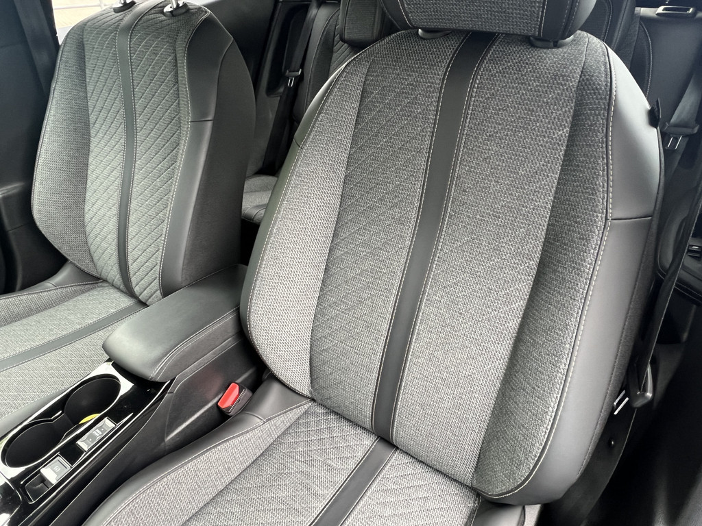 Peugeot 2008 (HSX23T) met abonnement