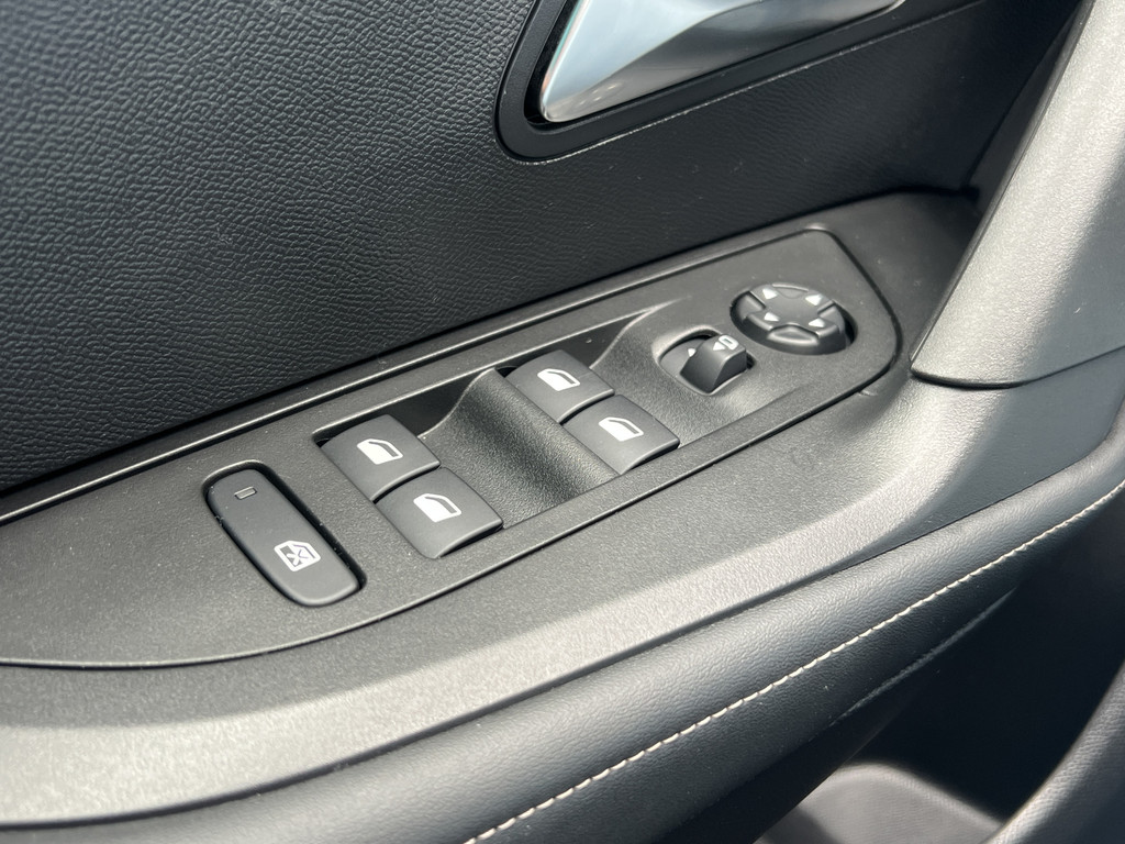 Peugeot 2008 (HSX23T) met abonnement