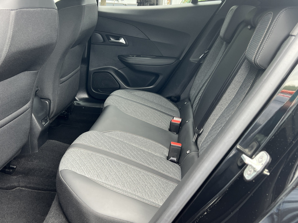 Peugeot 2008 (HSX23T) met abonnement