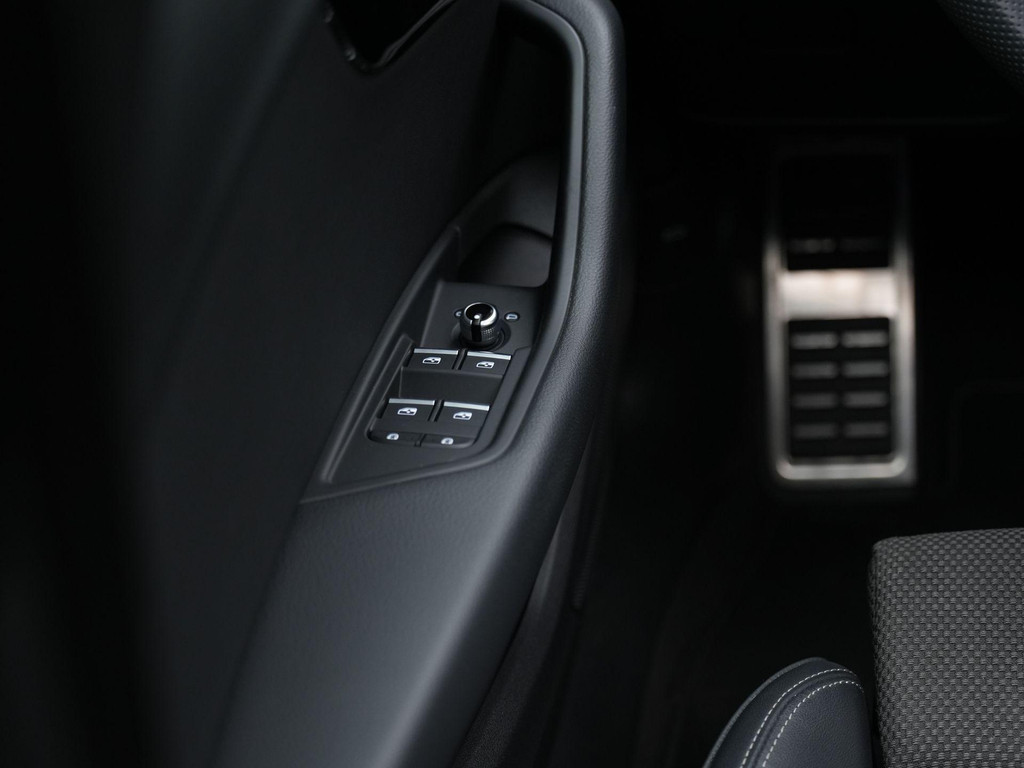 Audi A4 (L382LB) met abonnement