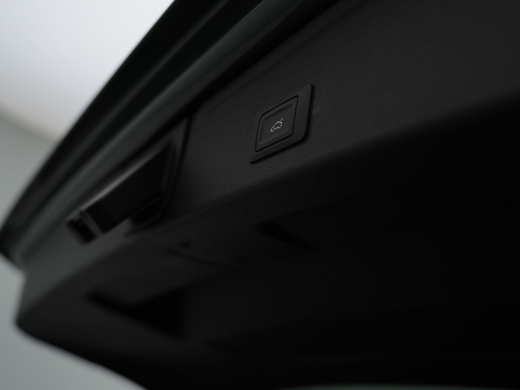 Audi A4 (L382LB) met abonnement
