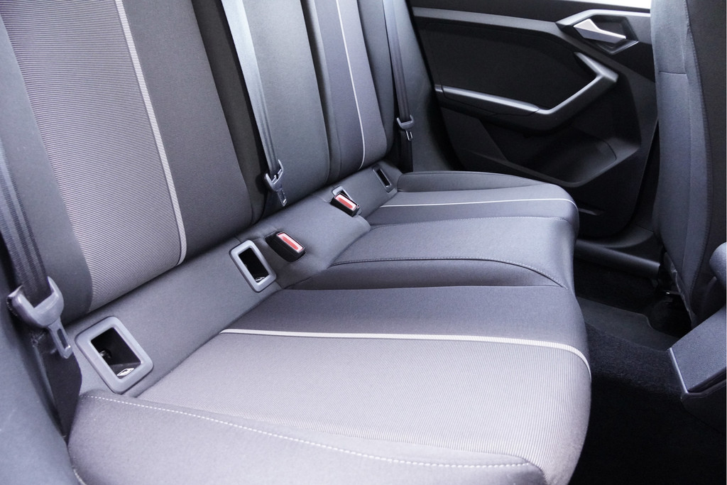 Audi A1 (L127JF) met abonnement