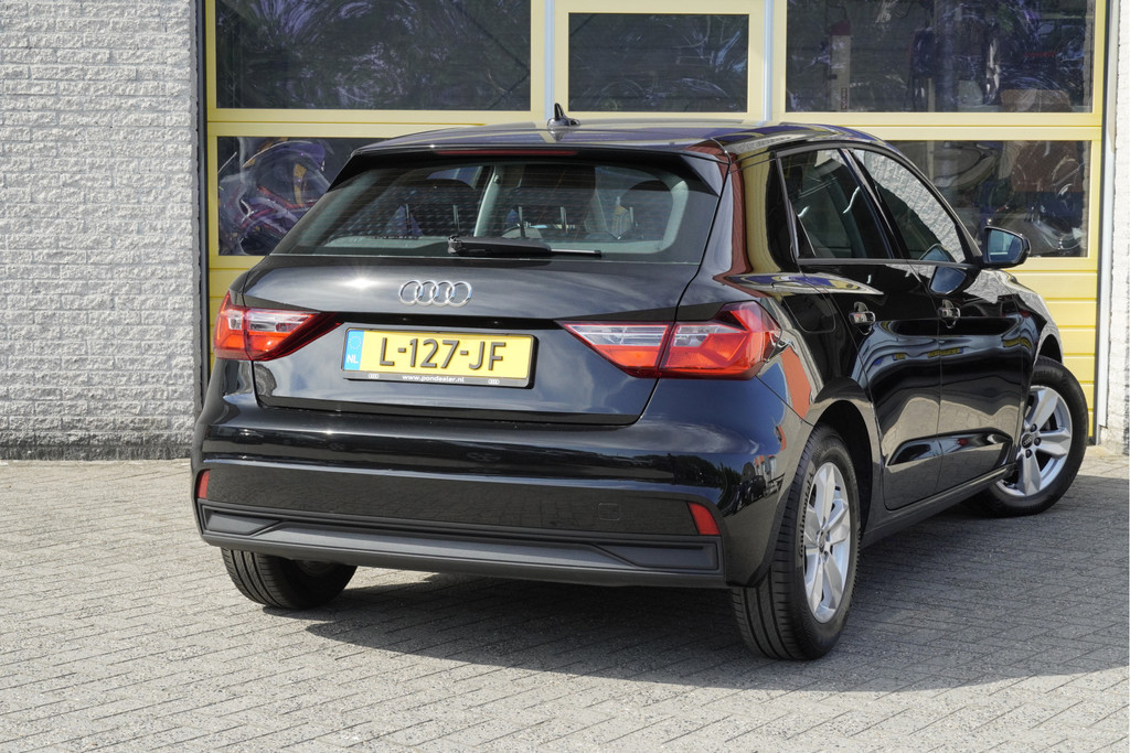Audi A1 (L127JF) met abonnement