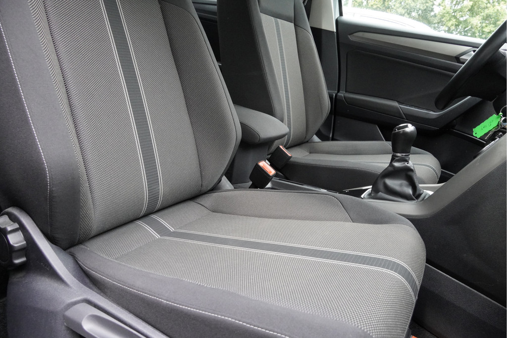 Volkswagen T-Roc (L034KG) met abonnement