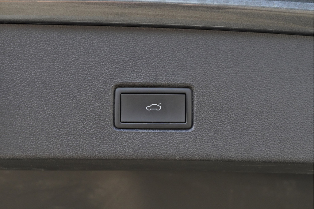 Volkswagen T-Roc (L034KG) met abonnement