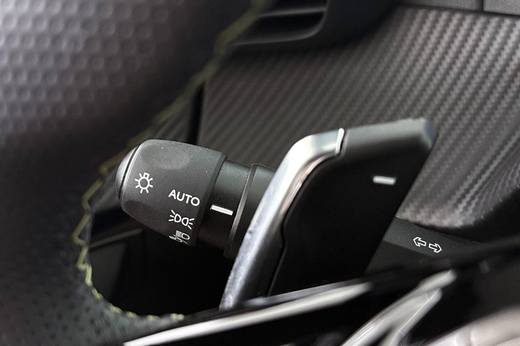 Peugeot 208 (HKS55H) met abonnement