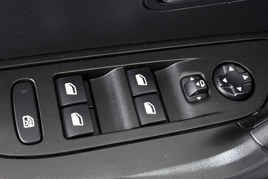 Peugeot 2008 (N527FT) met abonnement