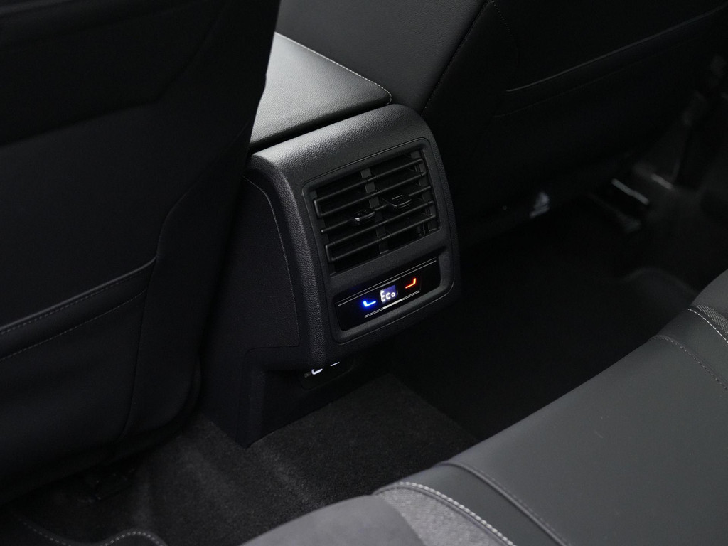 Volkswagen Golf (GNB07N) met abonnement