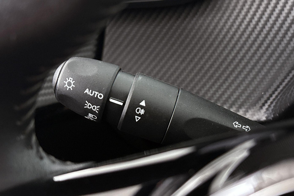 Peugeot 208 (S948NF) met abonnement