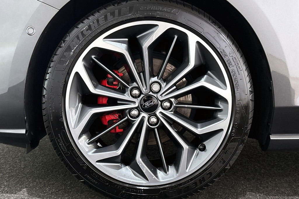 Ford FOCUS Wagon (Z012RD) met abonnement