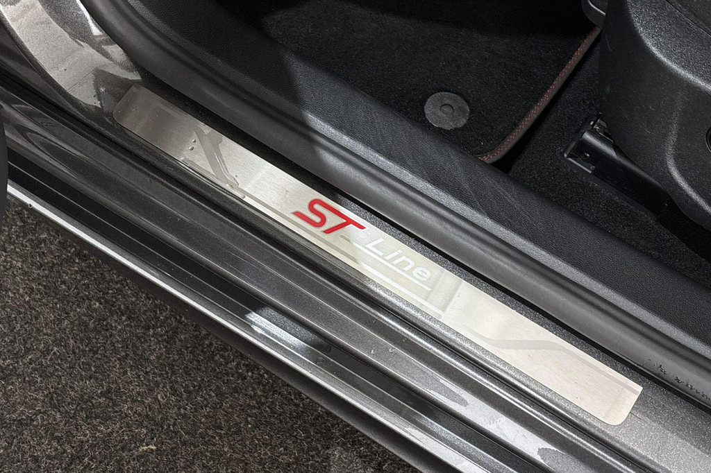 Ford FOCUS Wagon (Z012RD) met abonnement