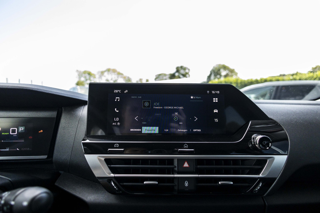 Citroën Ë-C4 (P146XV) met abonnement