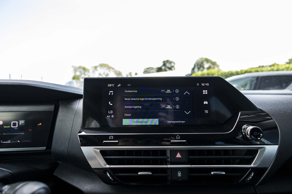 Citroën Ë-C4 (P146XV) met abonnement