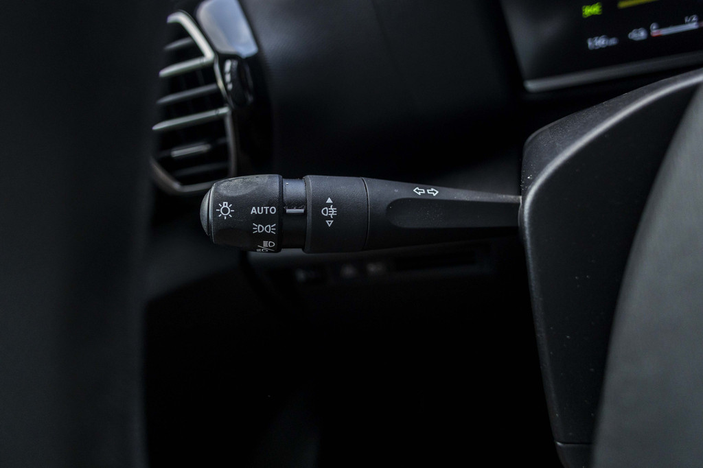 Citroën Ë-C4 (P146XV) met abonnement