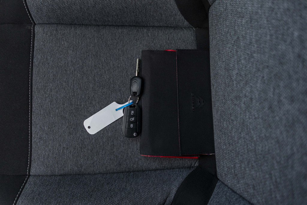 Citroën Ë-C4 (P146XV) met abonnement