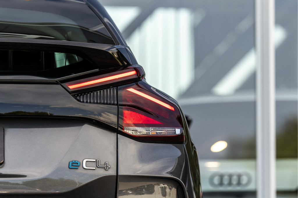 Citroën Ë-C4 (P146XV) met abonnement