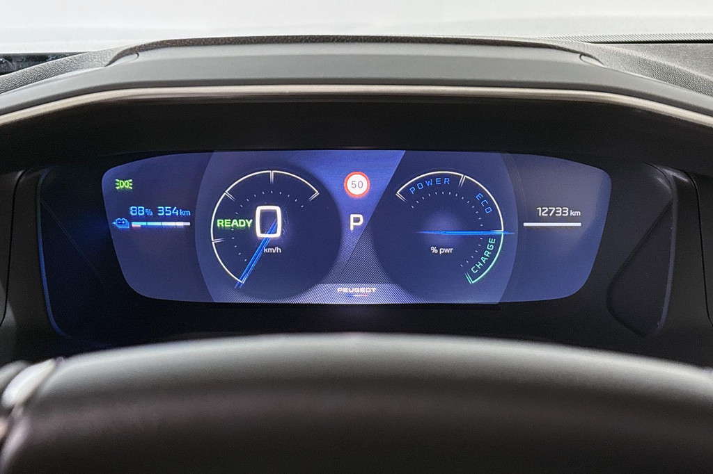 Peugeot e-2008 (JBT27J) met abonnement