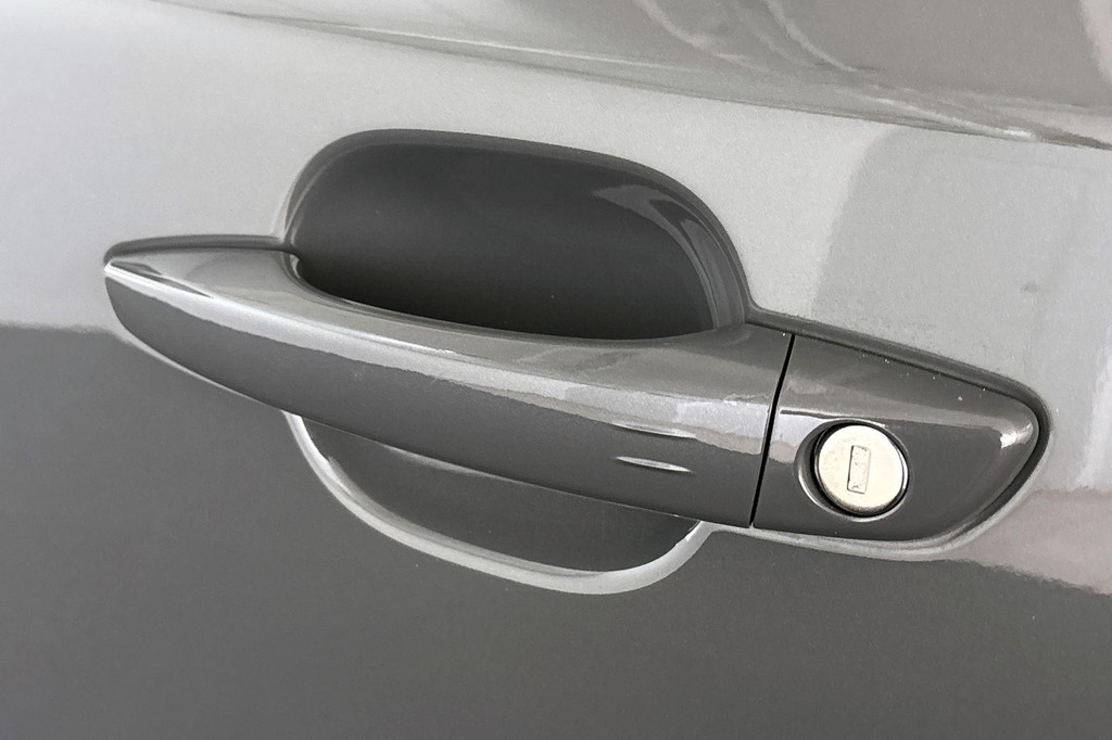 Peugeot e-2008 (JBT27J) met abonnement