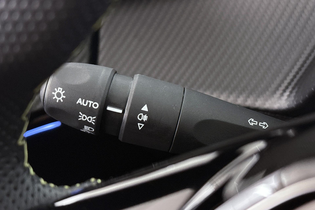 Peugeot e-2008 (JBT27J) met abonnement