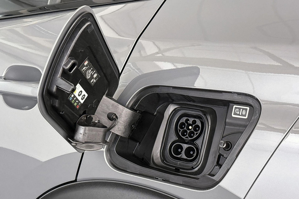 Peugeot e-2008 (JBT27J) met abonnement