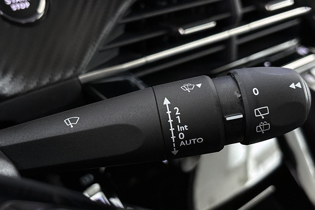 Peugeot e-2008 (JBT27J) met abonnement